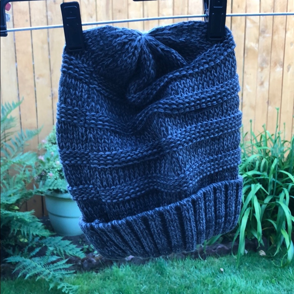 Beanie - Picture 2 of 3